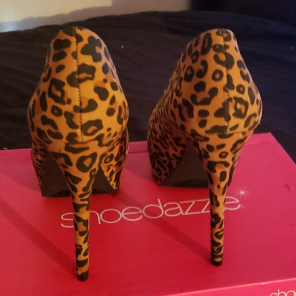 Shoe Dazzle Animal Print Suede platform pumps - Picture 3 of 7